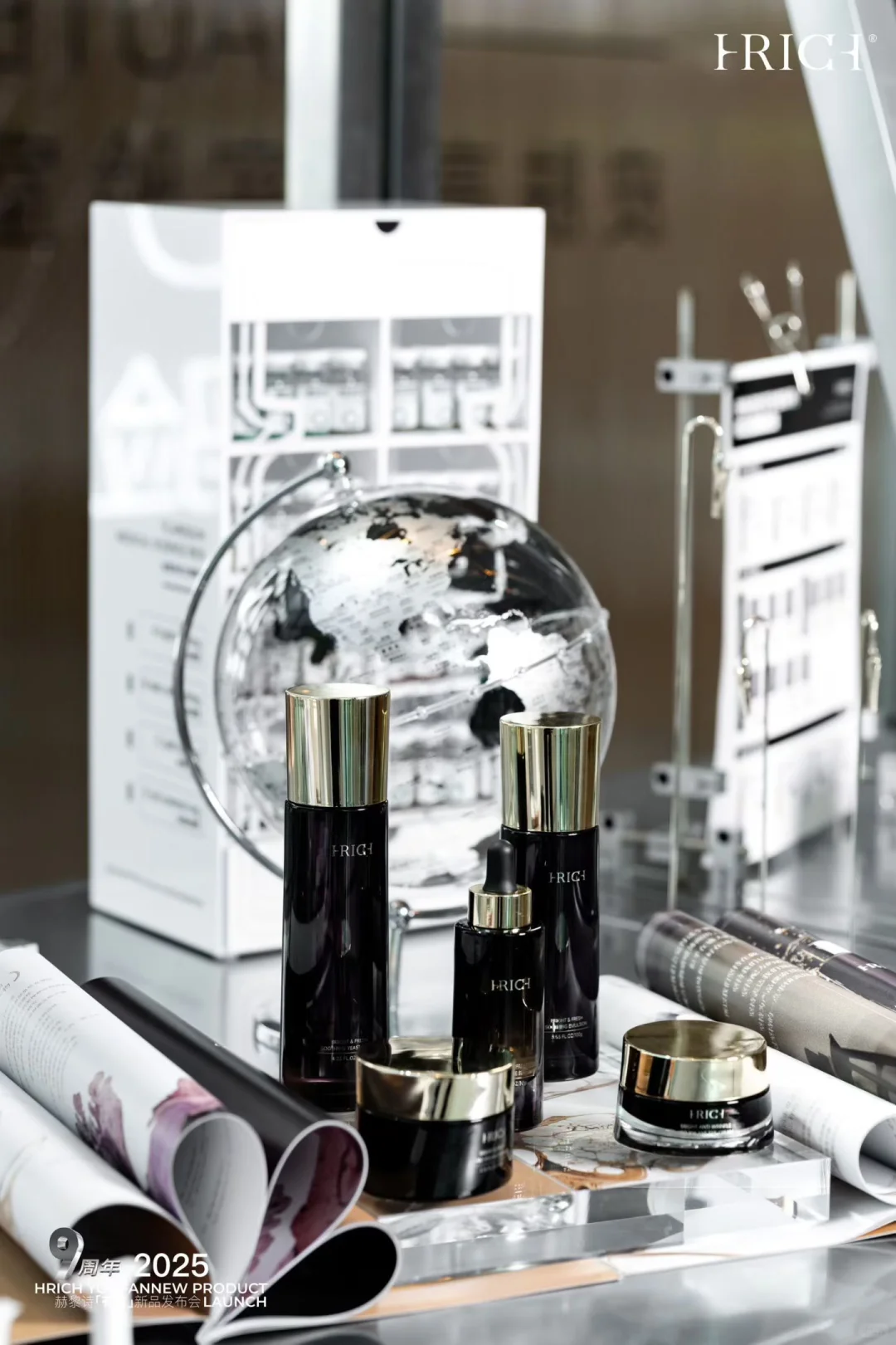 这是走进美术管了吗？赫黎诗