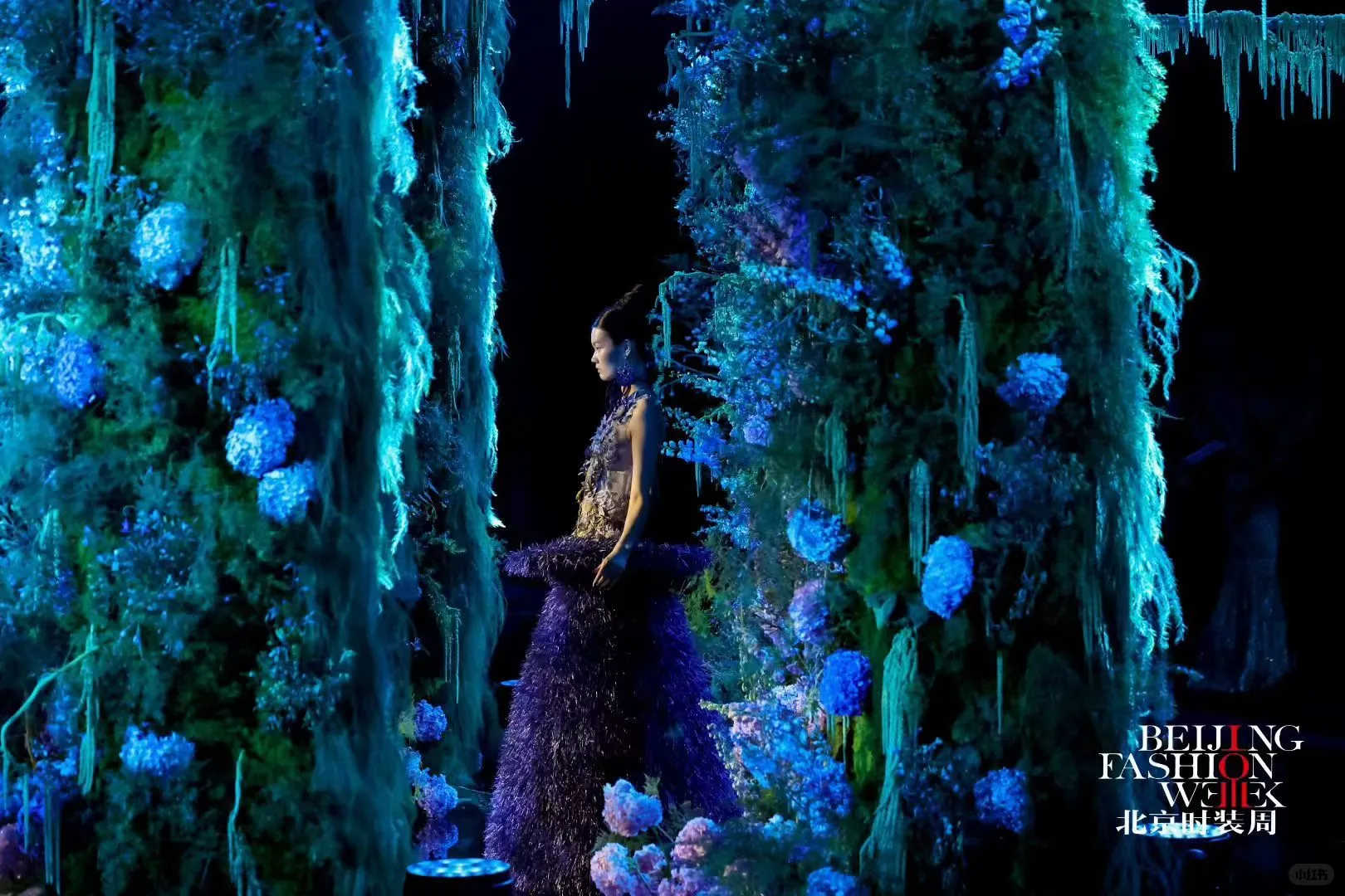 艺术装置‖时装周「“鎏光”溢彩」