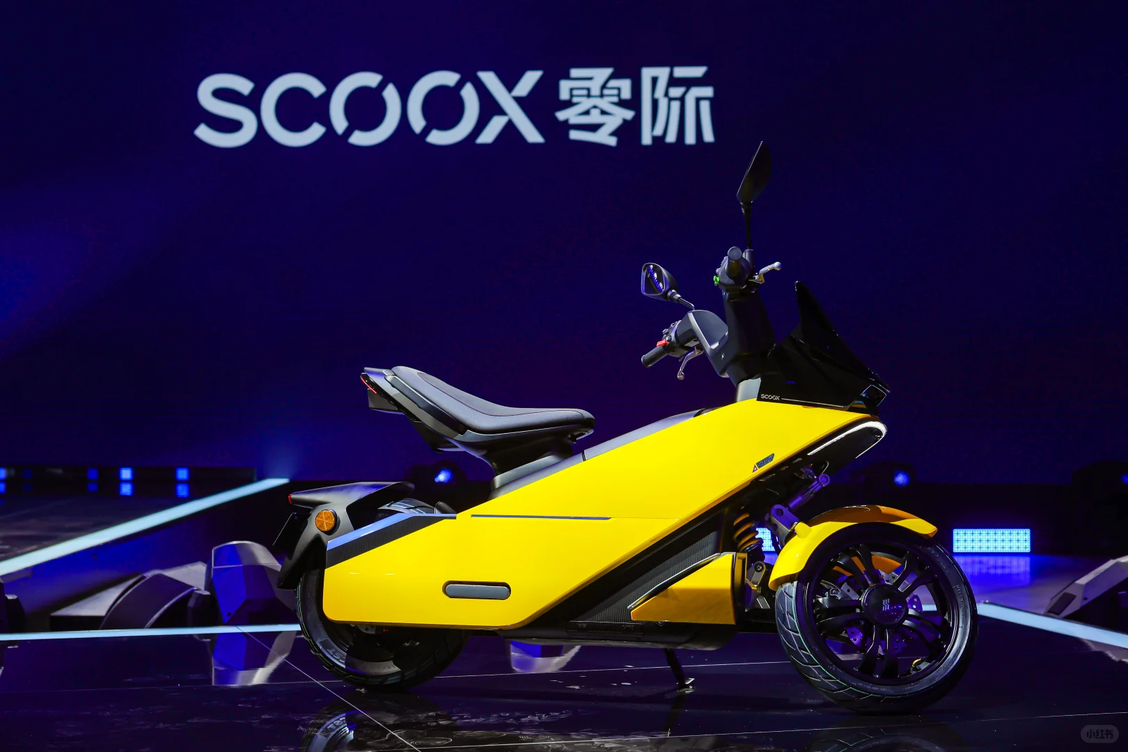 零际携首款产品“陆地飞艇”X7全球首秀