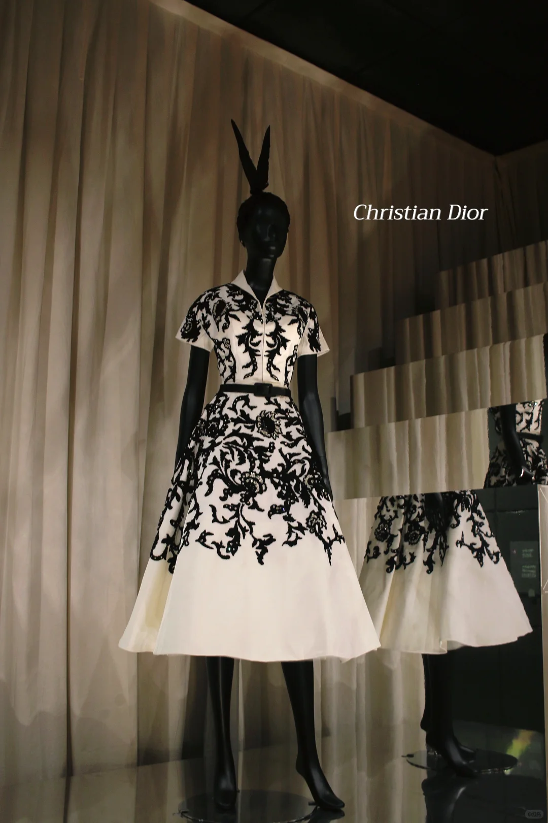 卢浮宫高定展:翻开一部立体的时尚史