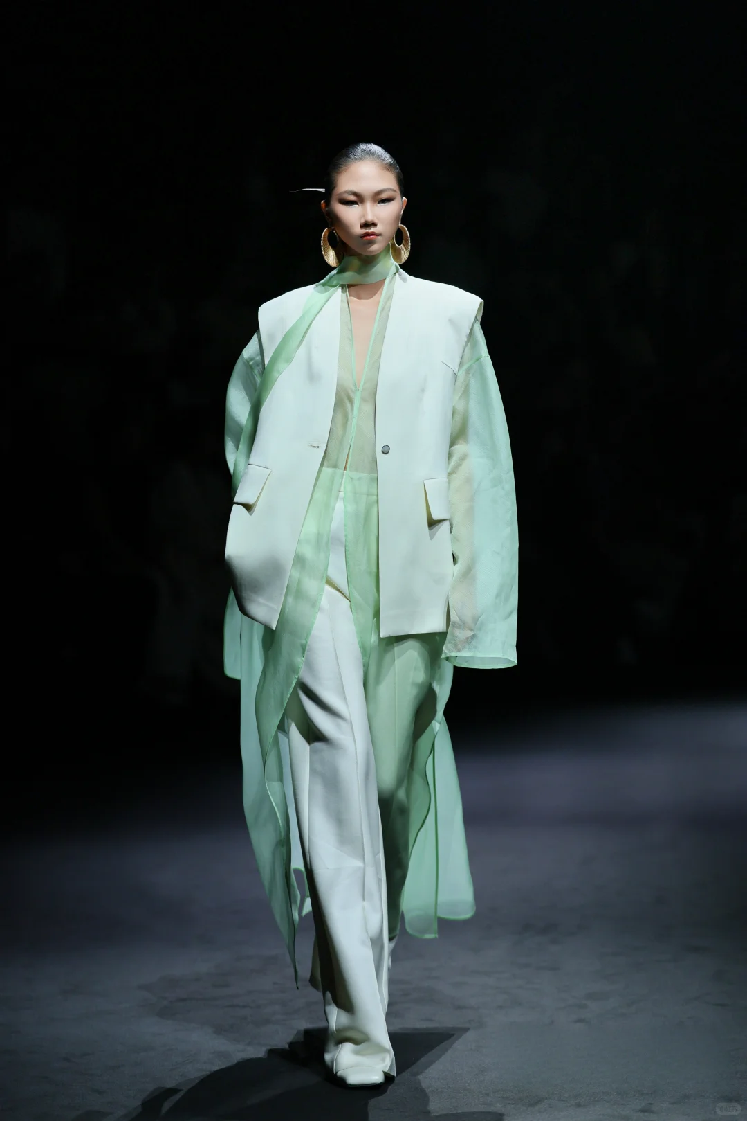 《万龠 × 李潞壹》把东方美学玩出新花样✨