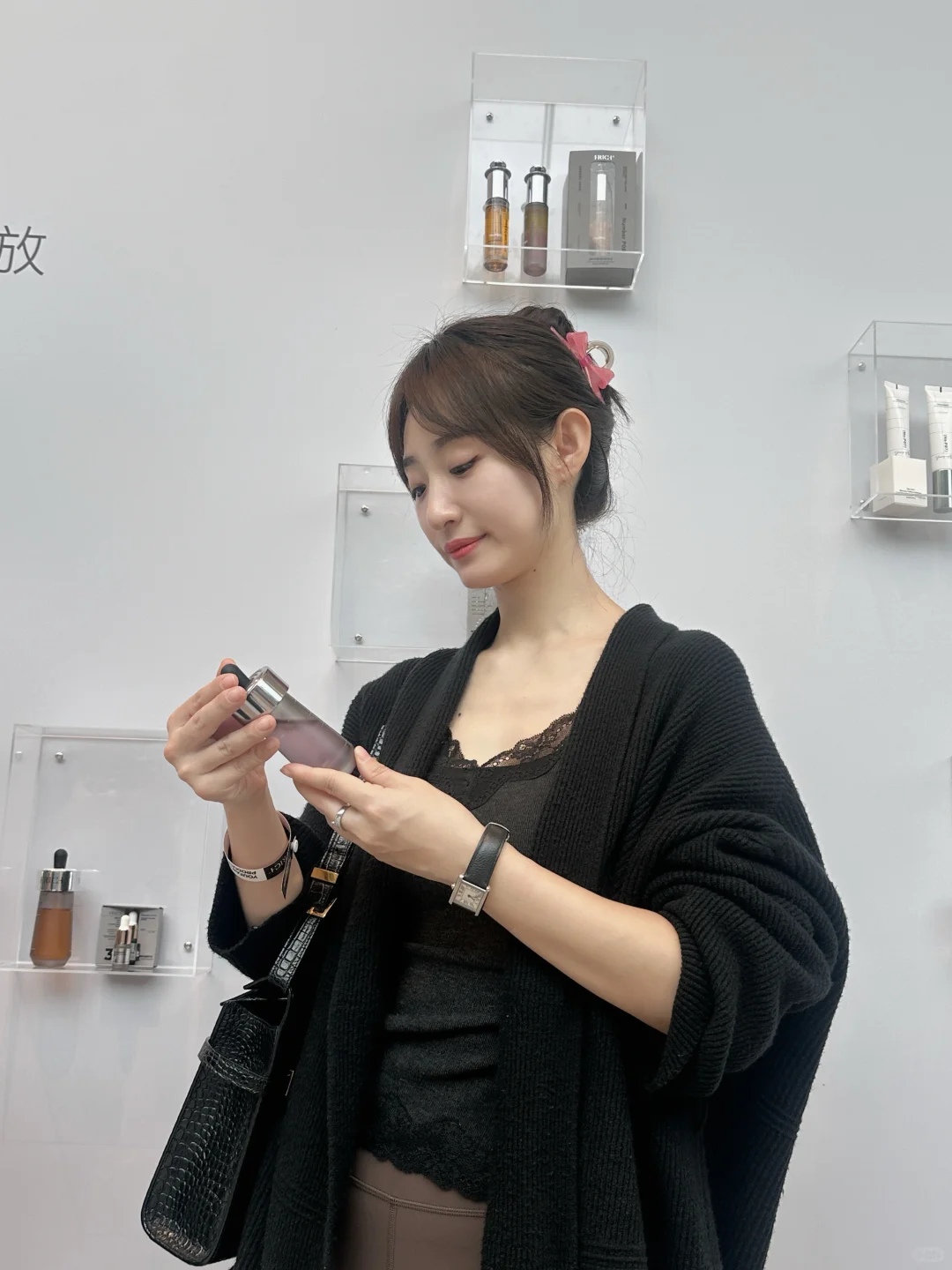 这是走进美术管了吗？赫黎诗