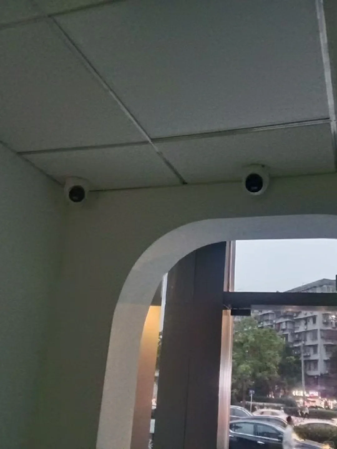 在武汉，需要安装监控无线覆盖门禁考勤组网