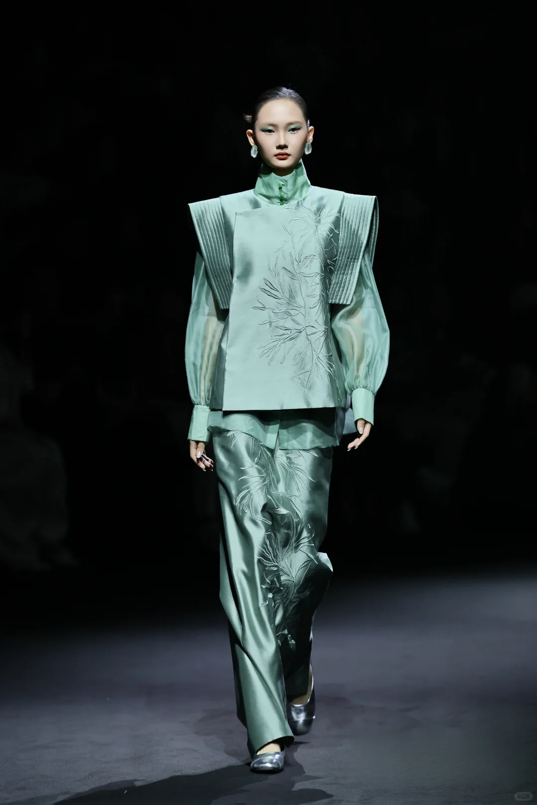 《万龠 × 李潞壹》把东方美学玩出新花样✨