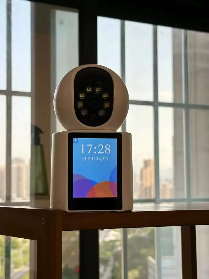 想和家里老人小孩双向视频通话，装这个监控