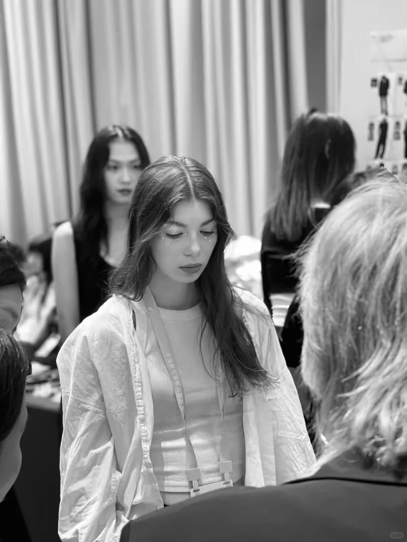 受邀参加2025年海口消博会时装造型