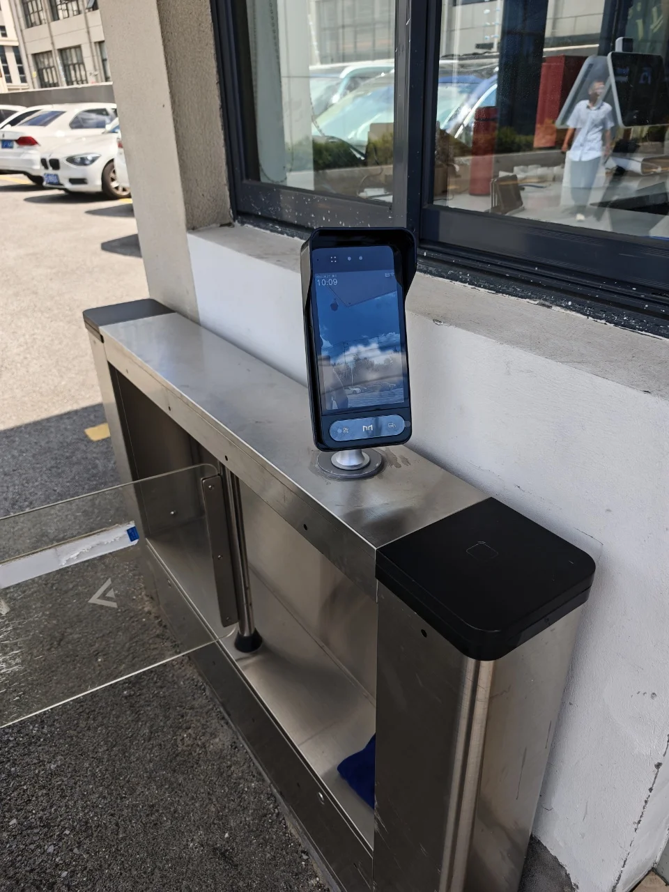 工厂人行通道闸机安装工程