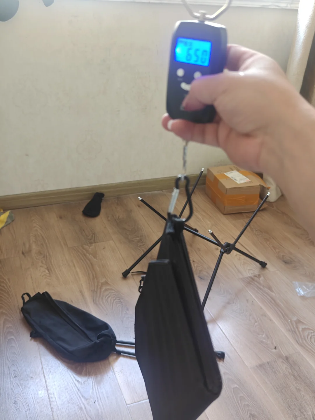 重装徒步100元太阳能充电板测评！