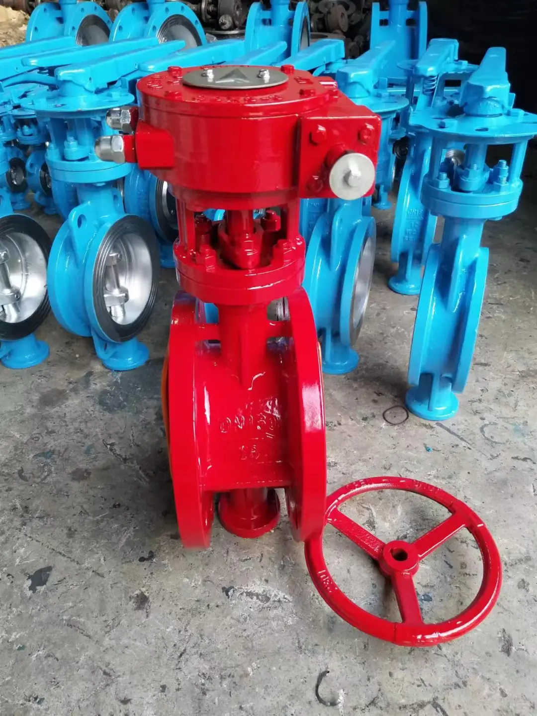 美标蝶阀以其精密的工艺和优良的性能，受到全球用户的青睐。该产品不仅具有出色的密封性，还具备快速启闭的特点，极大地提高了工作效率。美标蝶阀的广泛应用，无论是在石油化工、水处理还是环保领域，都展现出了其卓