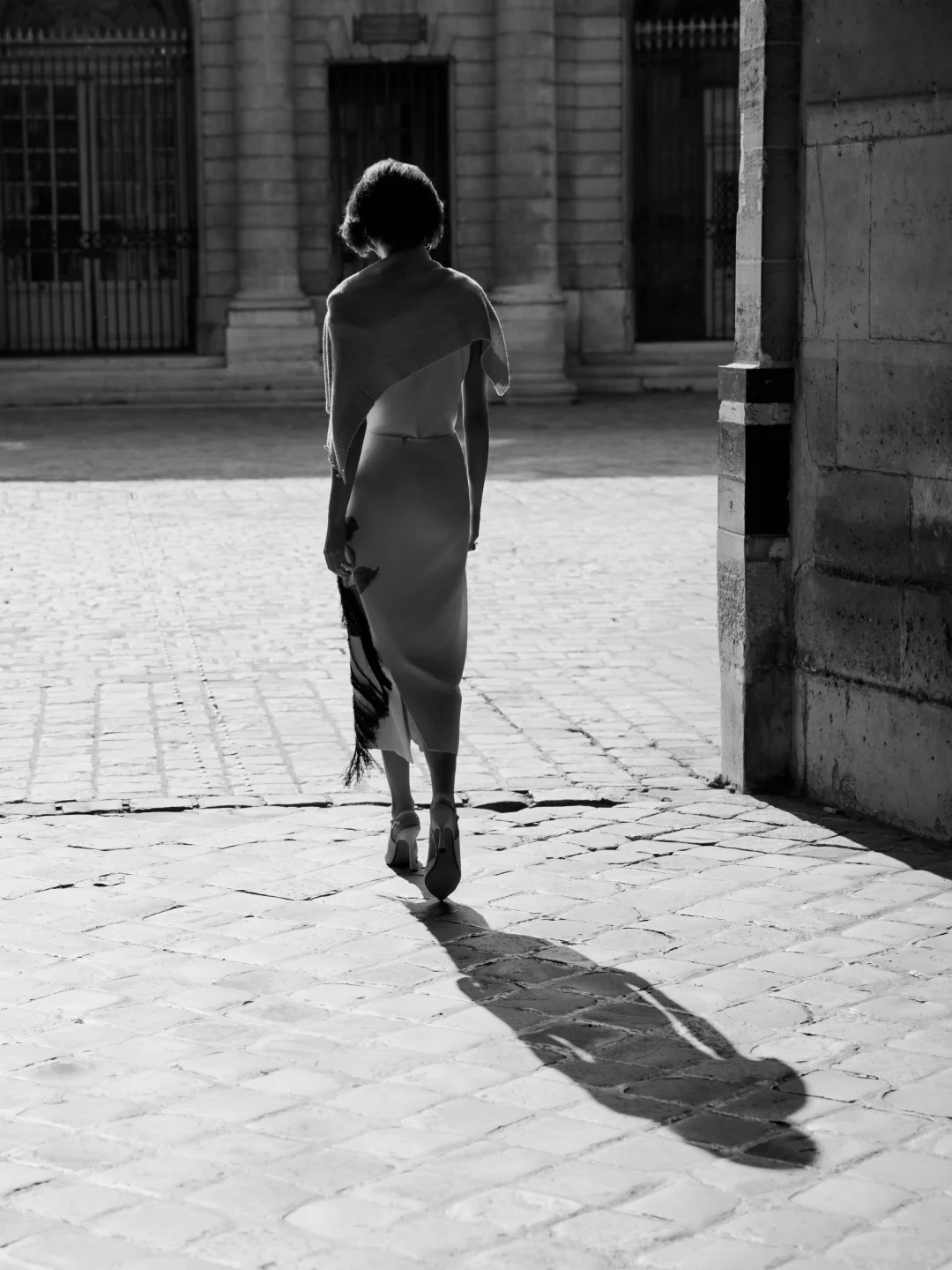 串联非遗粤绣 ,在巴黎绽放的东方美学 !