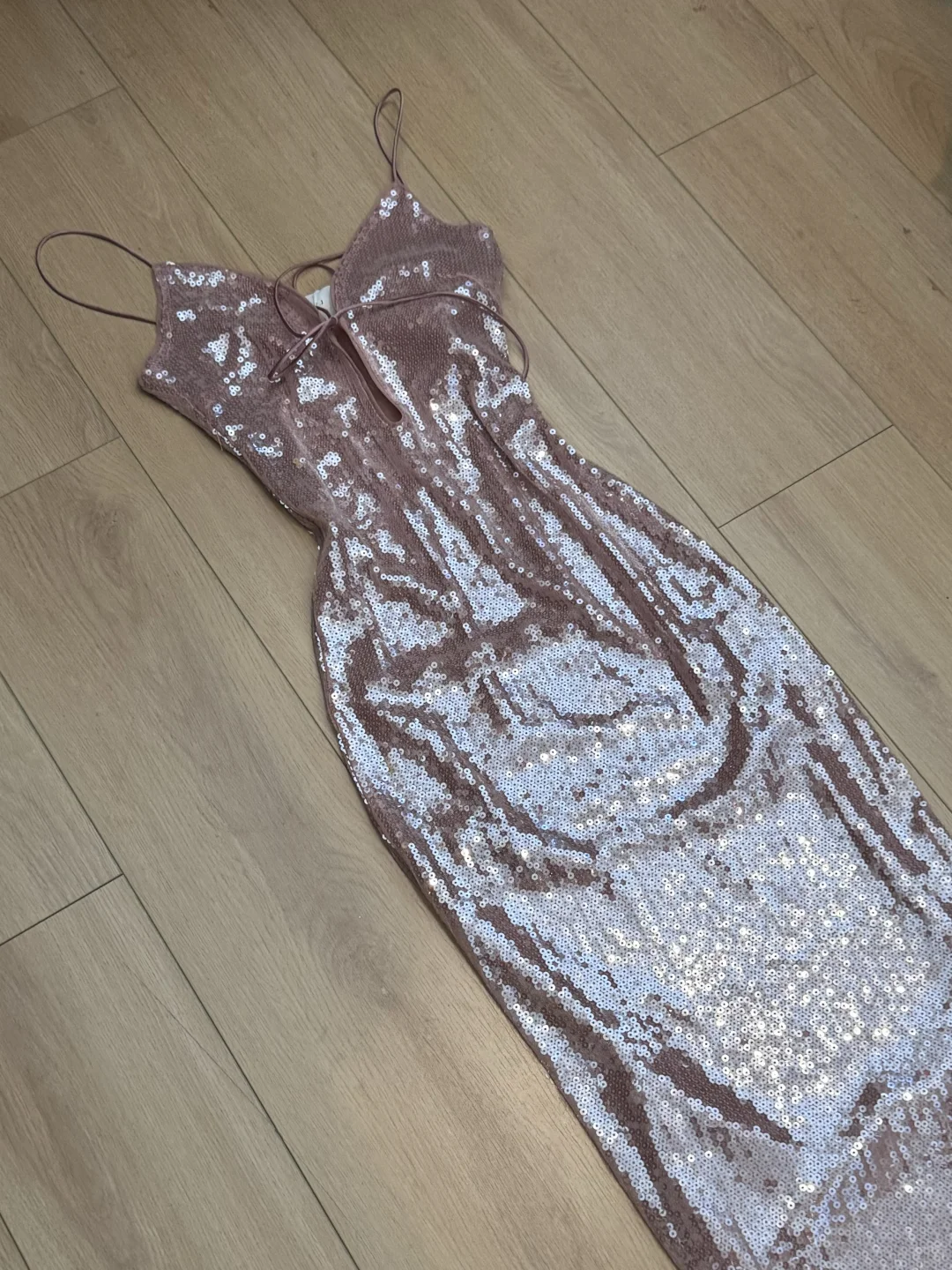 左滑穿上布灵布灵温柔千金风礼服