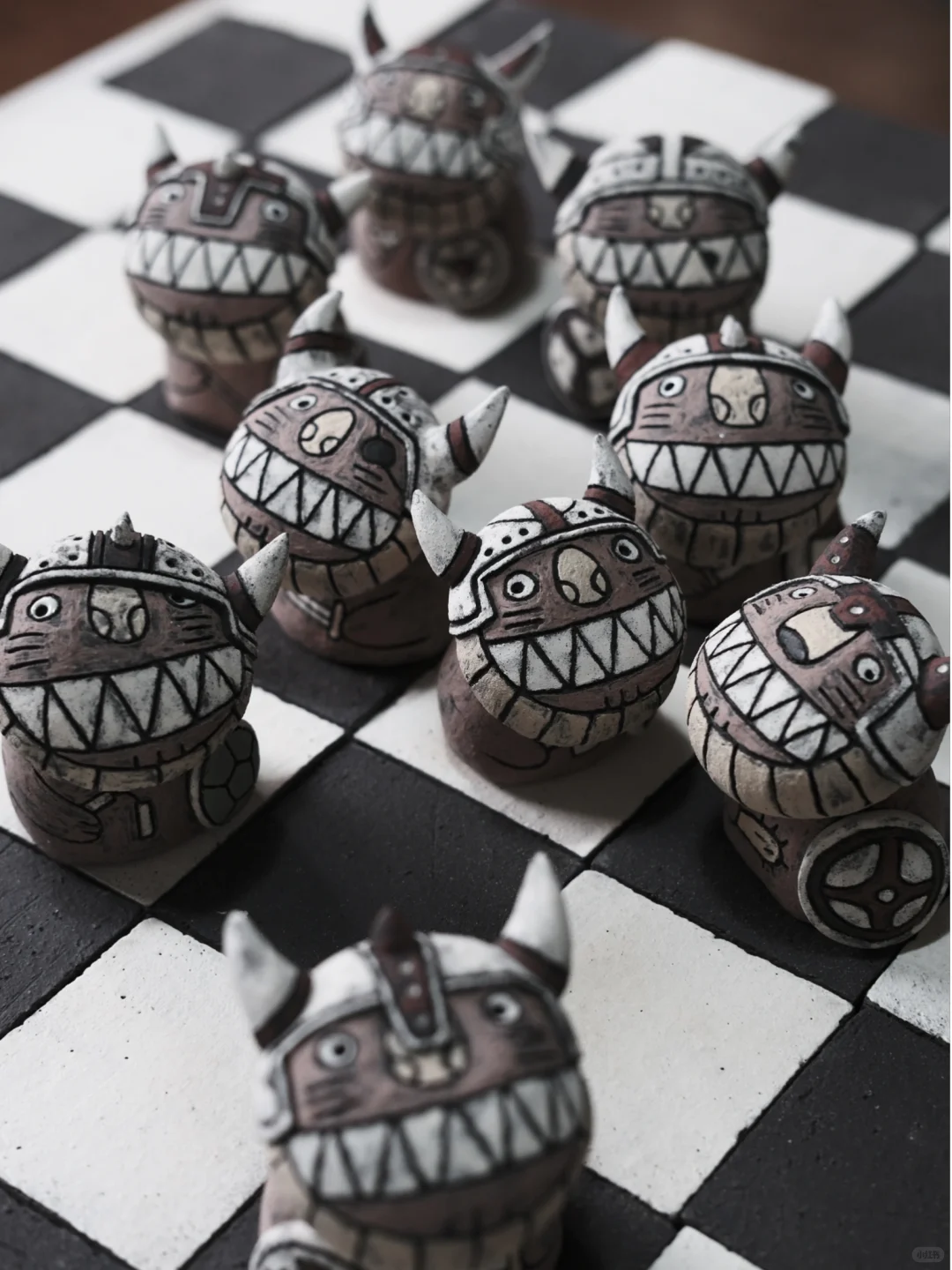 自己动手做了一副国际象棋♟️熊vs狮子