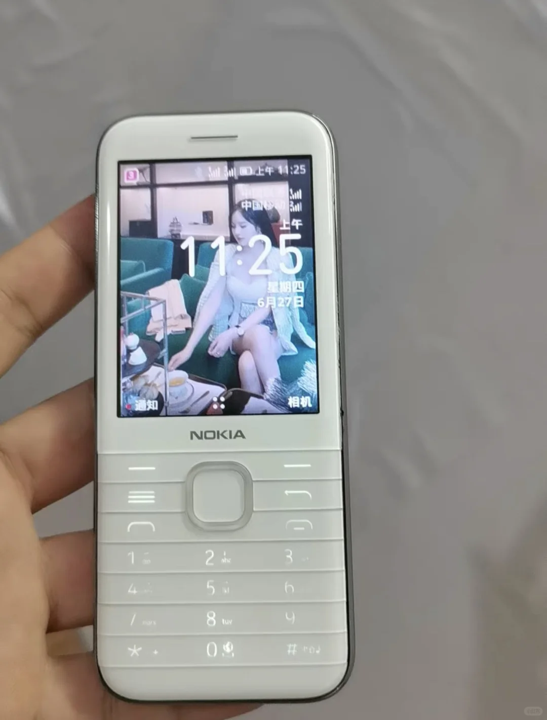 除了好看还有功能的诺基亚8000!