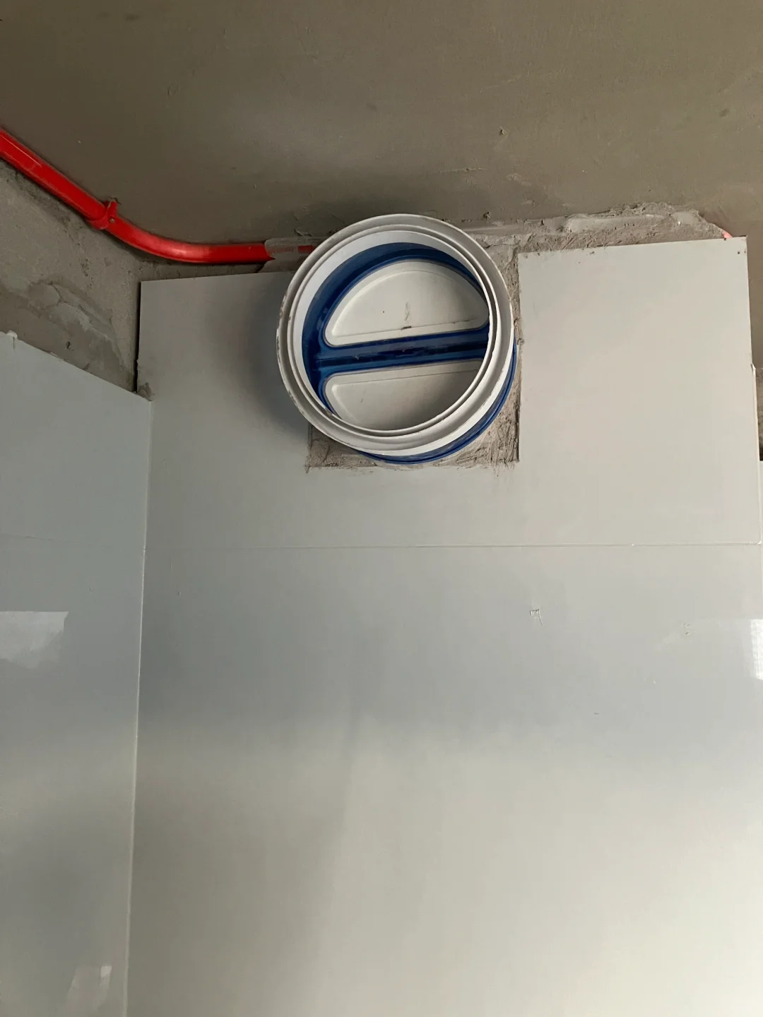 帮我看看止逆阀有问题吗？下一步该吊顶了