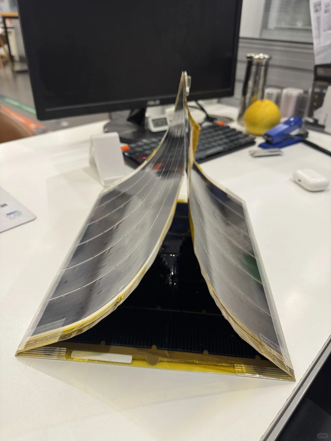 【实测18瓦】轻量户外太阳能板 120克 22.5瓦