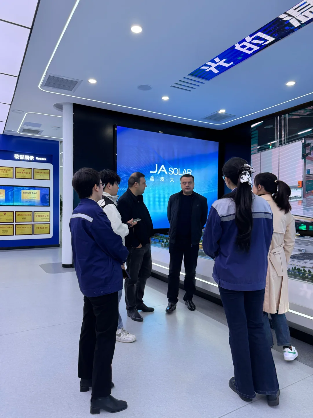 晶澳工厂参观一下?