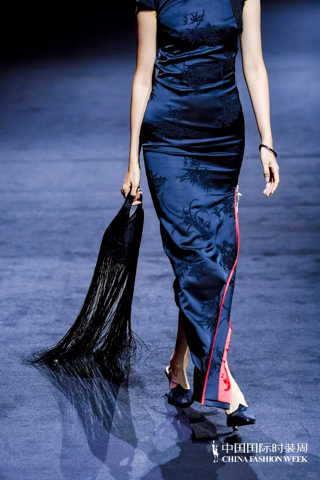 吞金兽的秀场日历，美美哒！