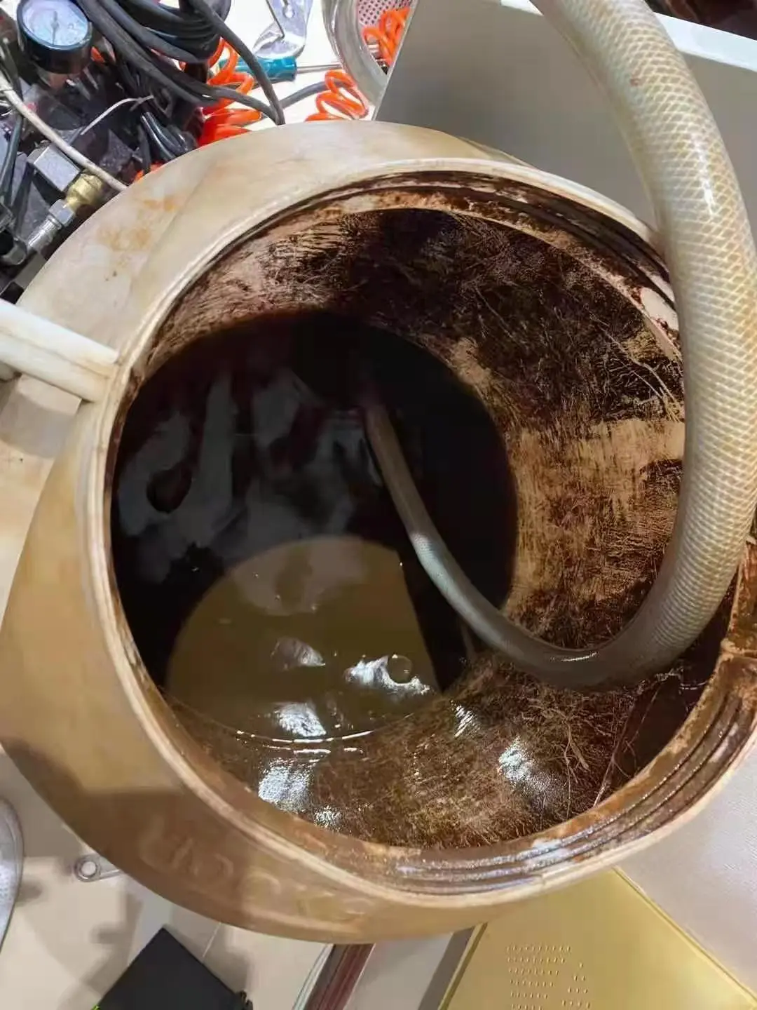 天津本地清洗疏通地暖管，27年企业