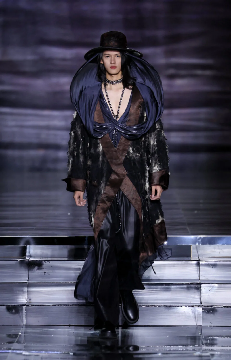 ZIFEI WANG《游牧启示录》云冈时装节精彩上演