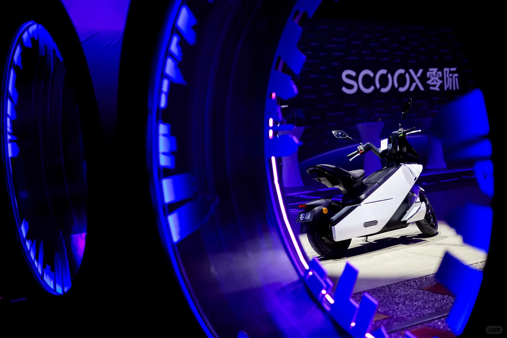 零际携首款产品“陆地飞艇”X7全球首秀