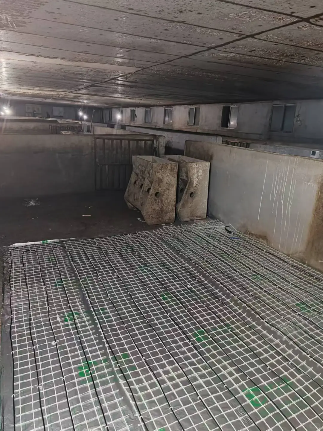 养猪场安装电地暖