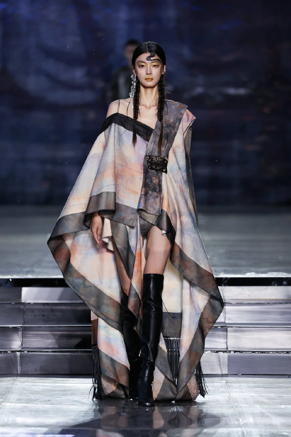 ZIFEI WANG《游牧启示录》云冈时装节精彩上演