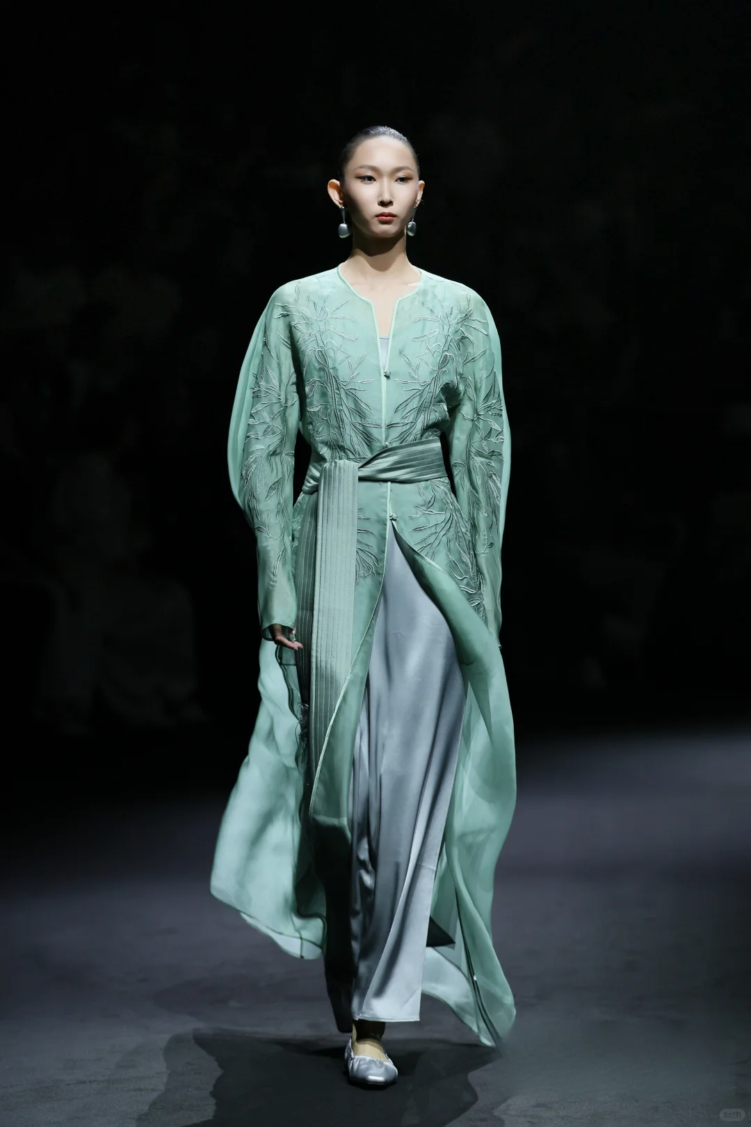 《万龠 × 李潞壹》把东方美学玩出新花样✨