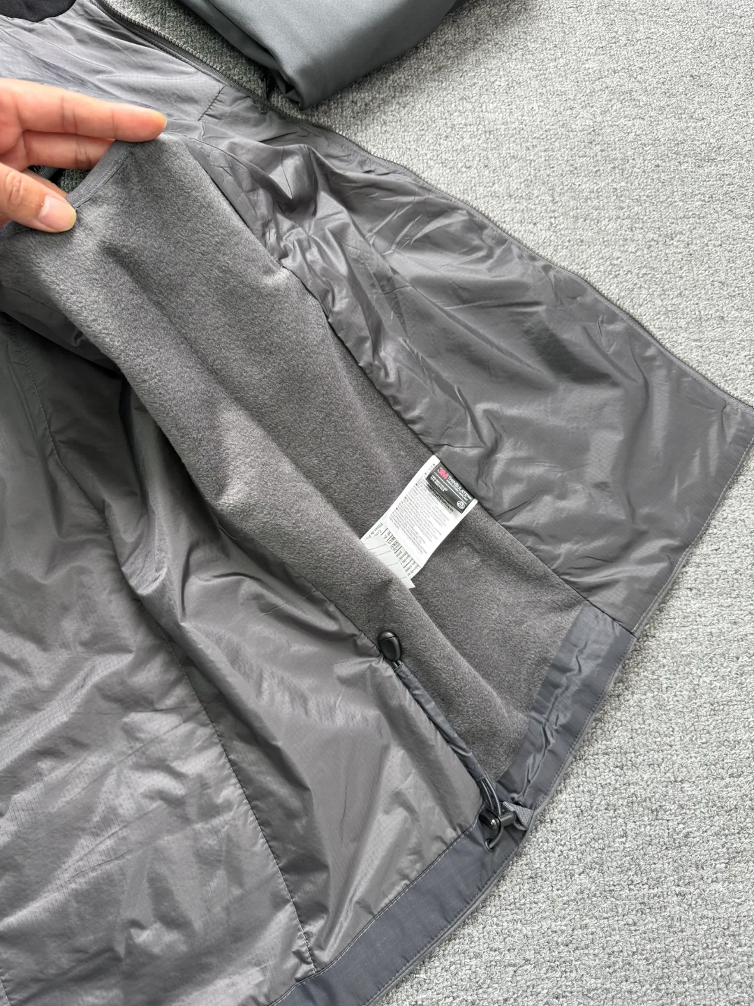 户外人本命马甲！冬天当中间层叠穿也完全不