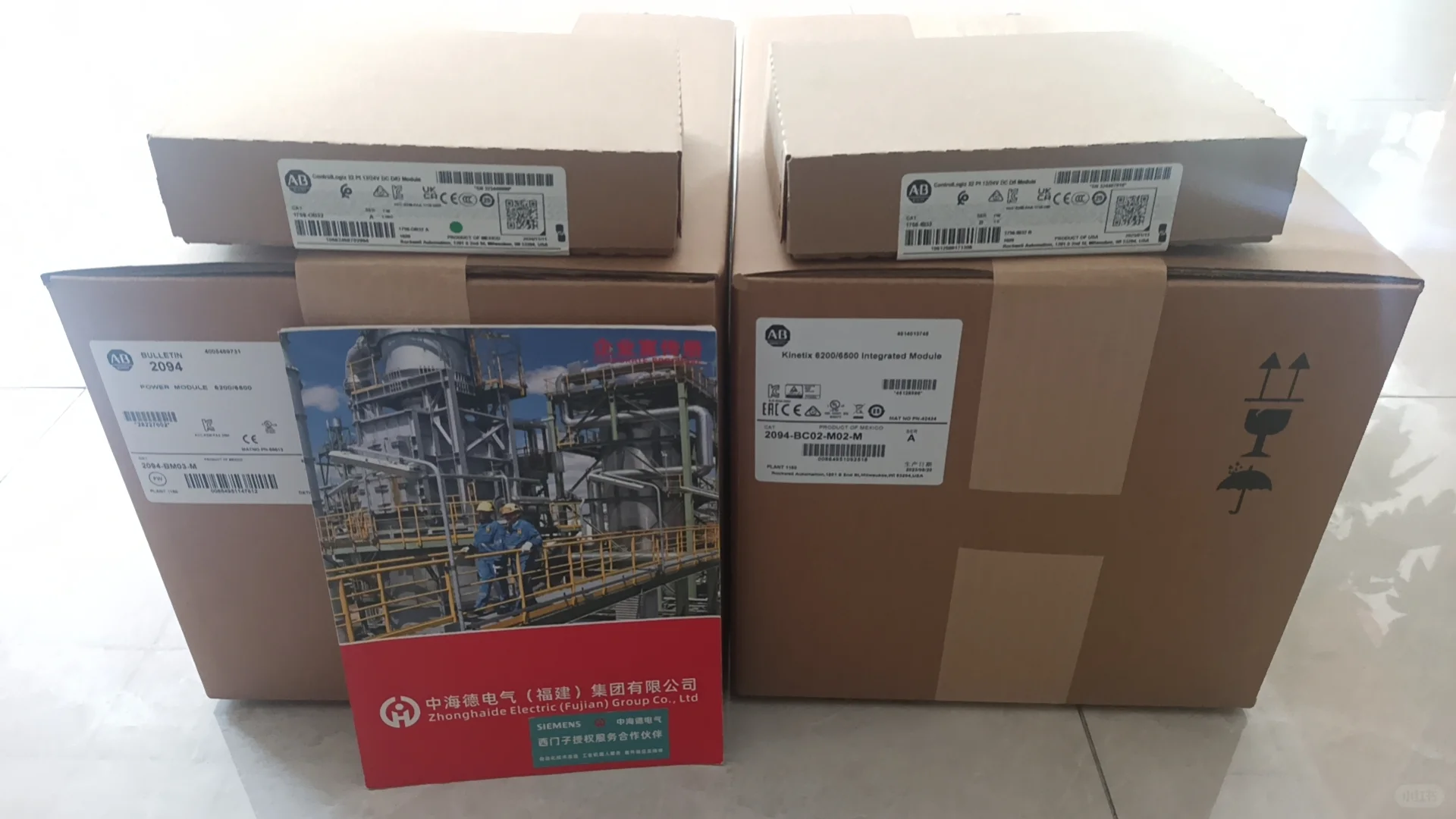 三菱 HG-SR121J伺服电机MR-J4-200A 驱动器