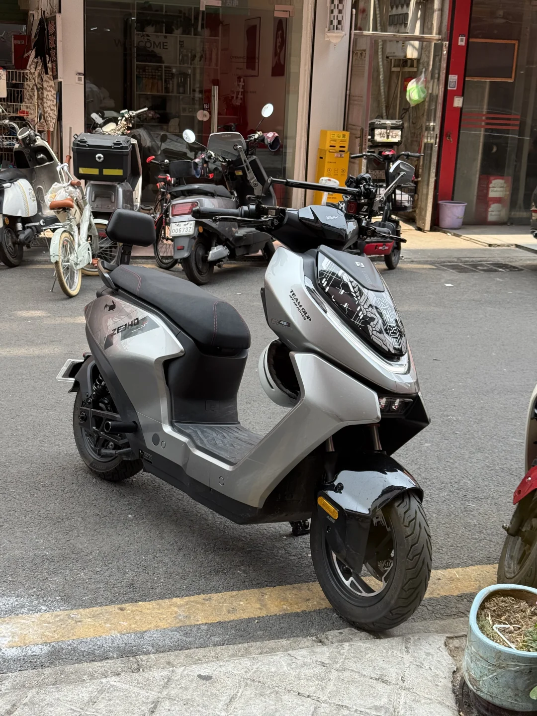 极核ae5ipro前减震更换弹簧