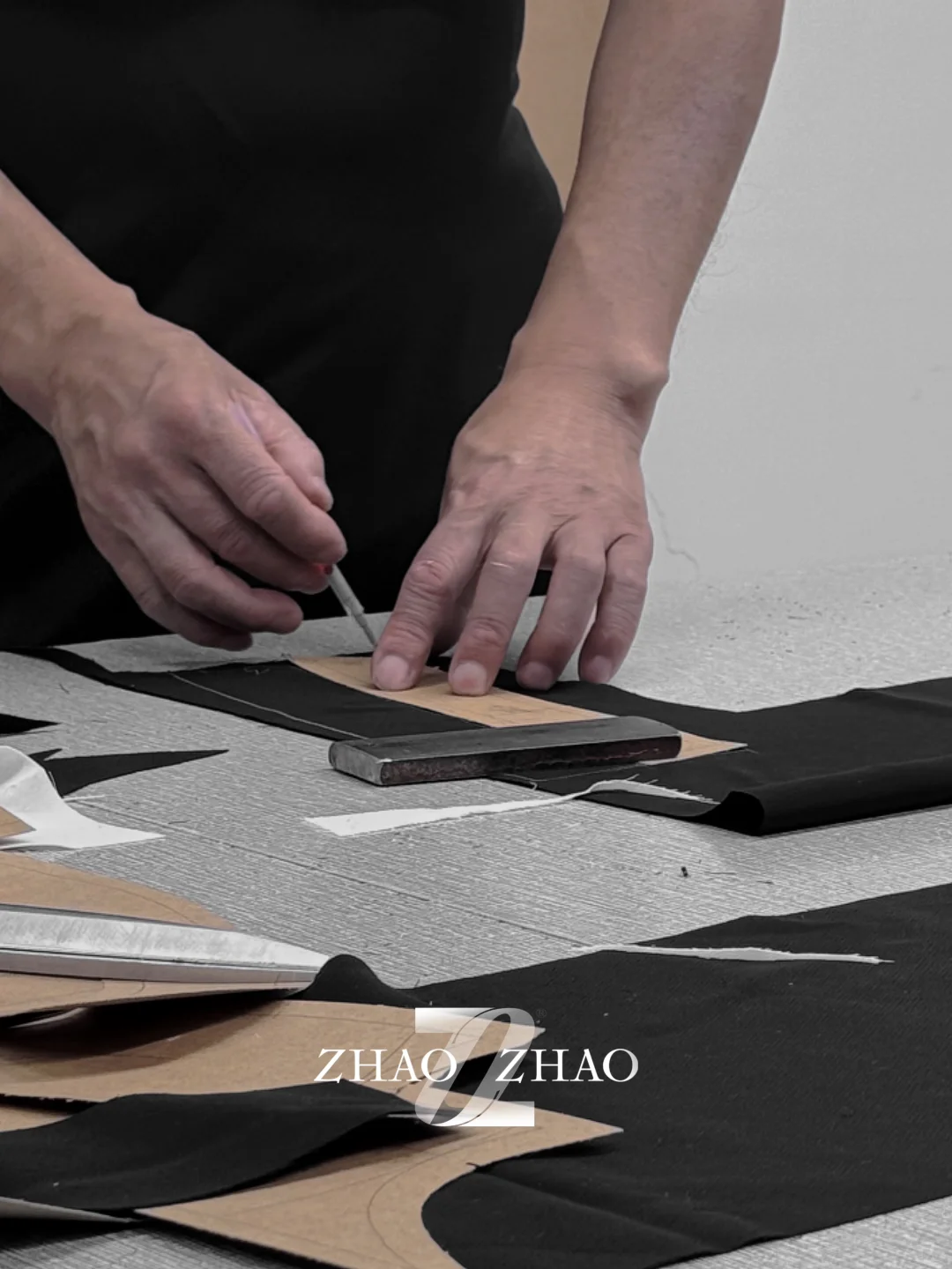 ZHAO ZHAO｜?镜头定格剪裁师傅的专注瞬间