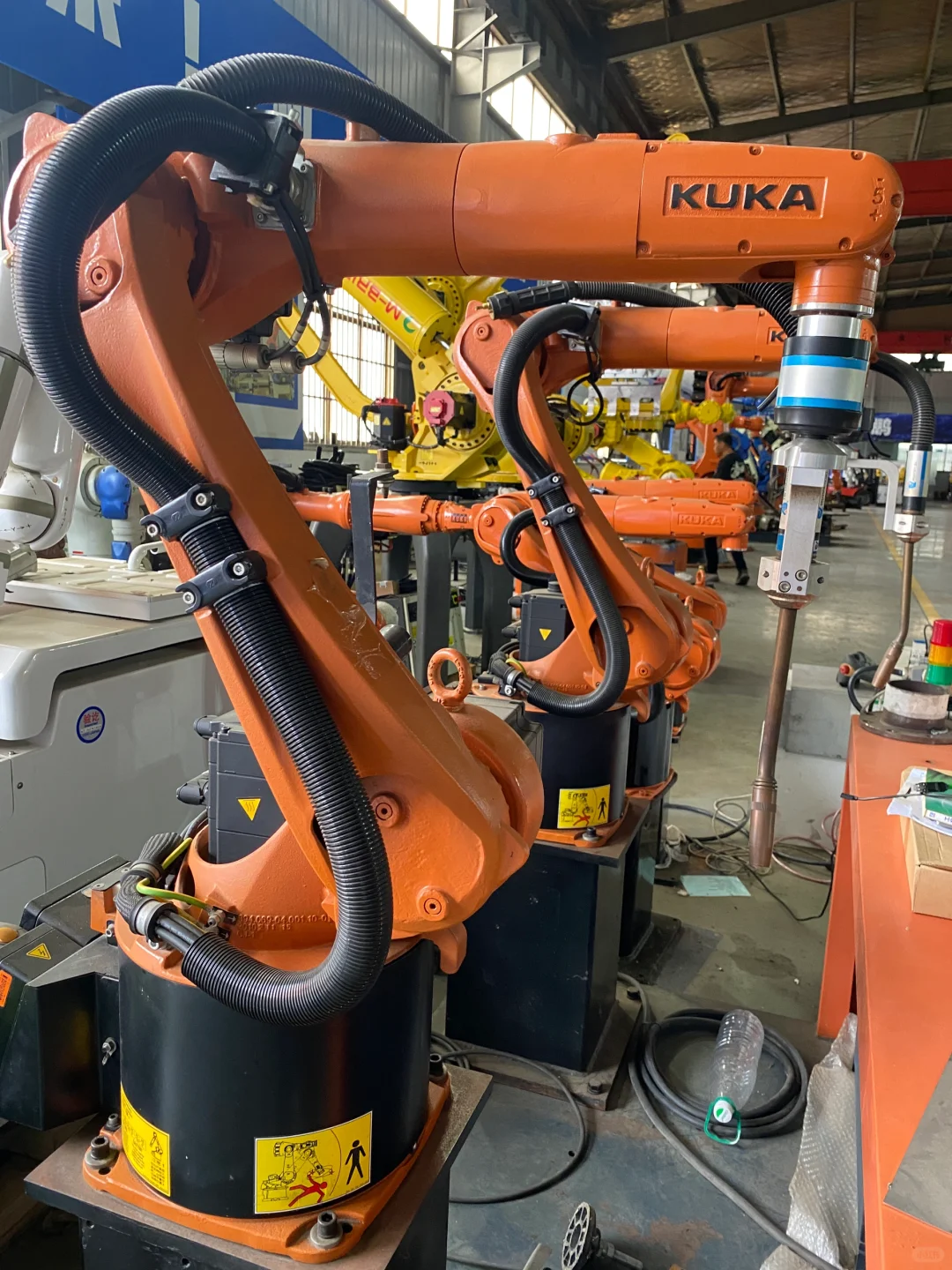 库卡KR5 R1400焊接小型机械臂