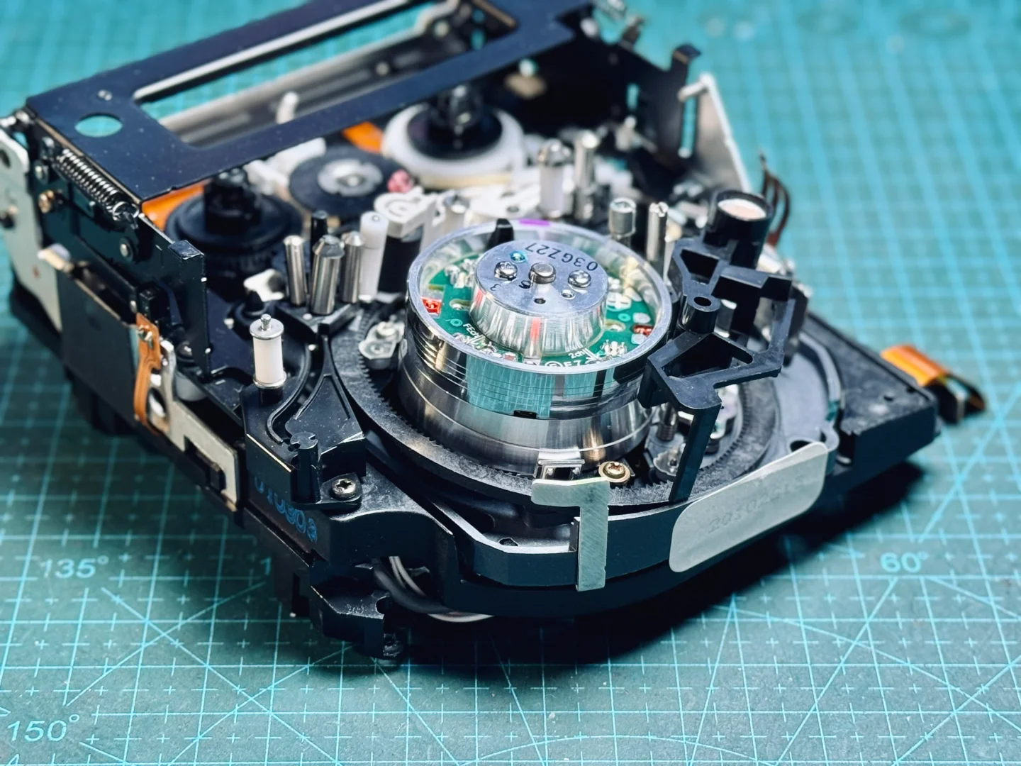 小日子三十多年前产的机电一体化典范！