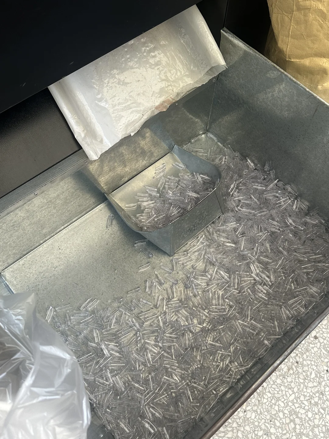 开学季的笔工厂-已疯?‍↔️