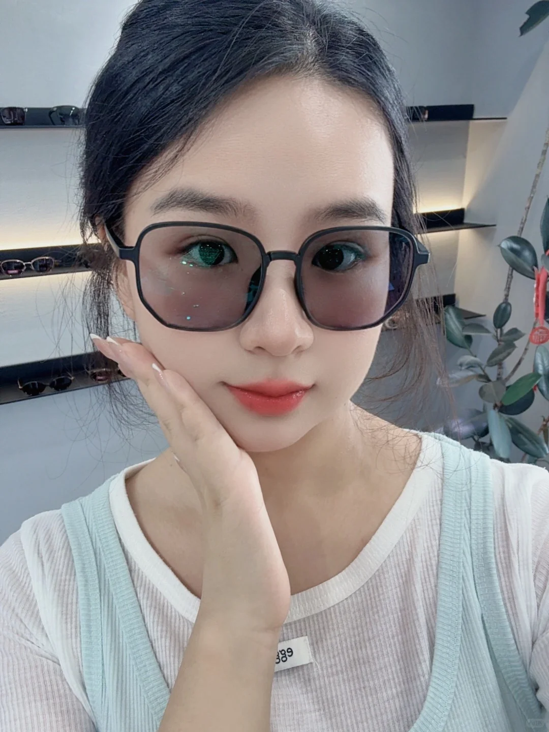 这个夏天 怎么能没有一副变色眼镜！