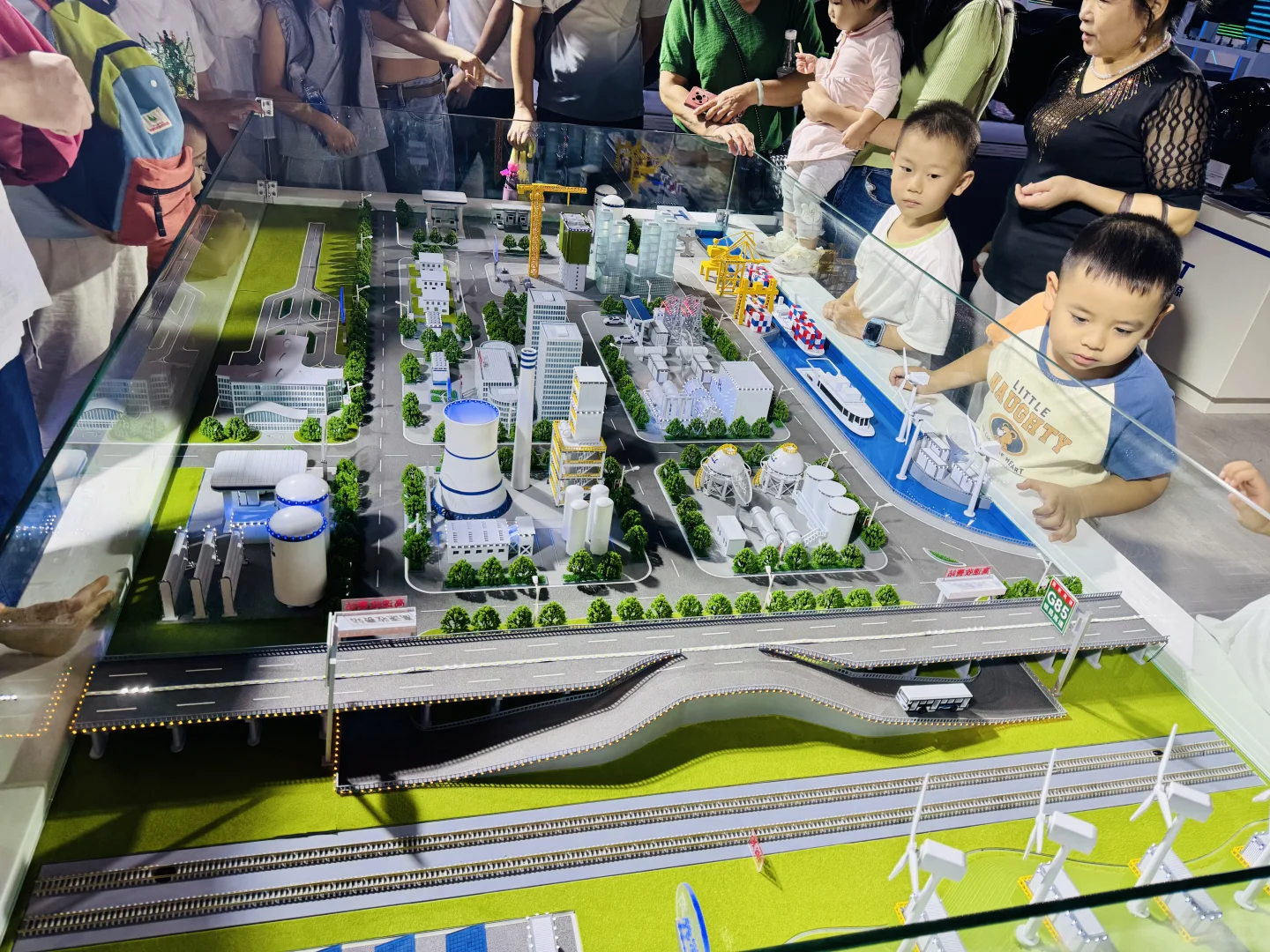 带孩子趣游智博会!这份亲子逛展攻略请收好