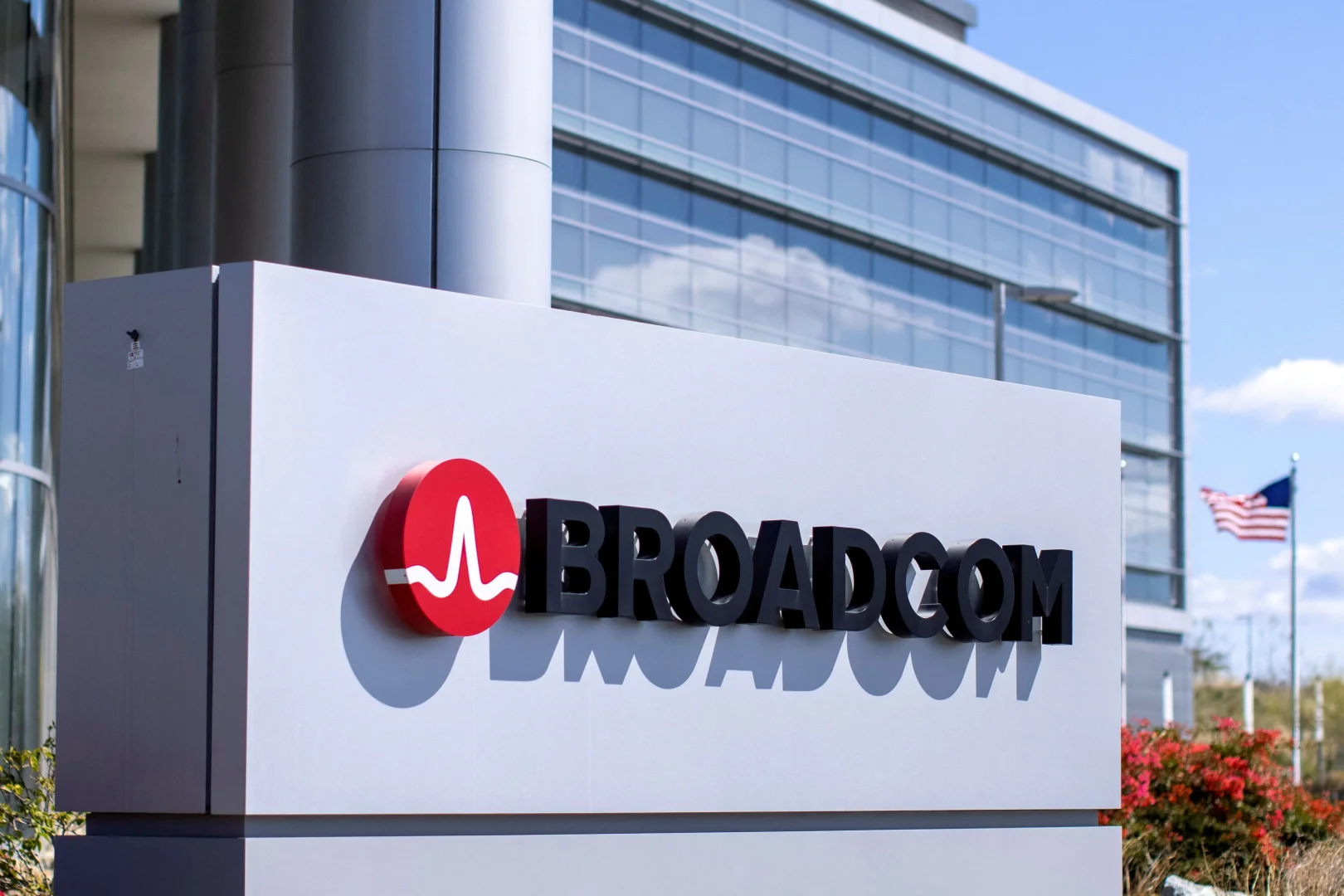 博通万亿市值背后,我找到10只A股ASIC龙头