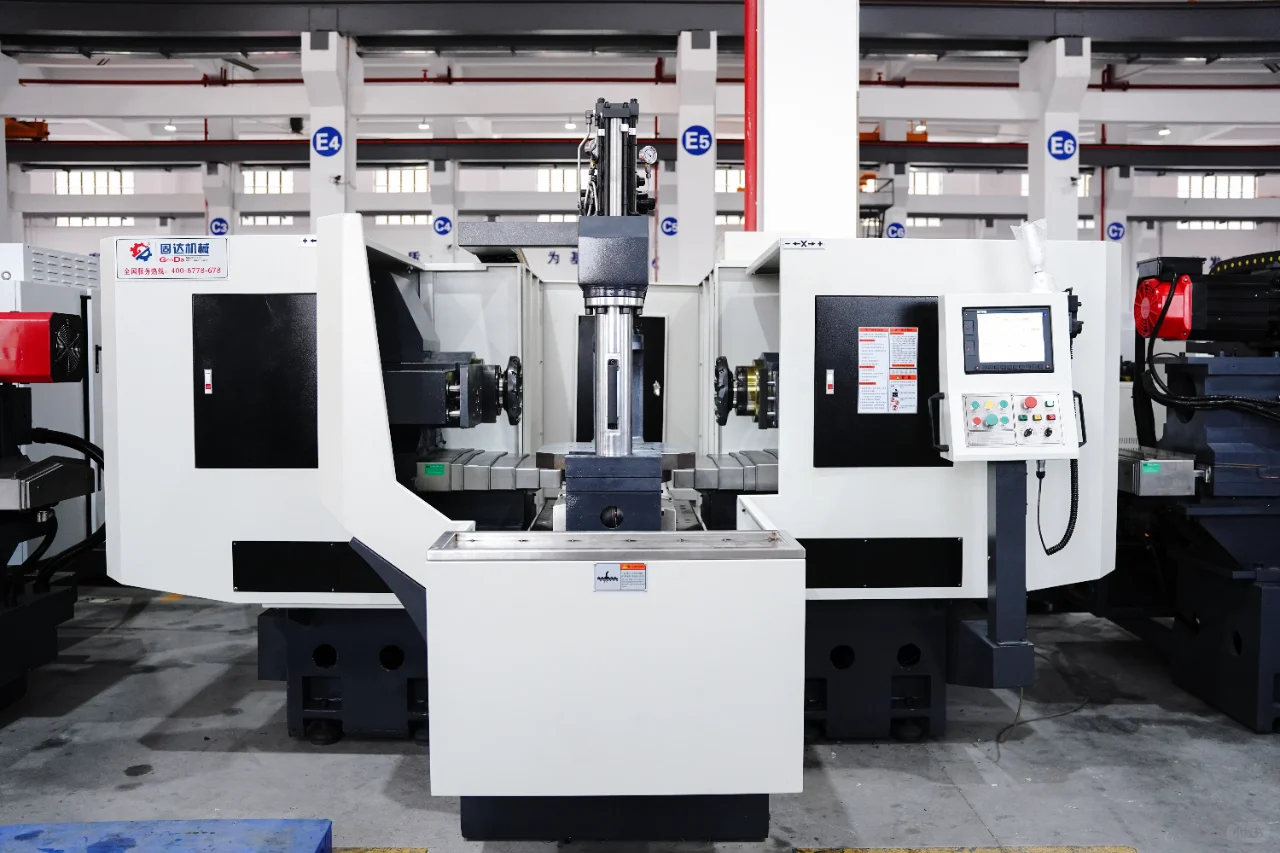 你不会还不知道铣床和车床有什么区别吧？