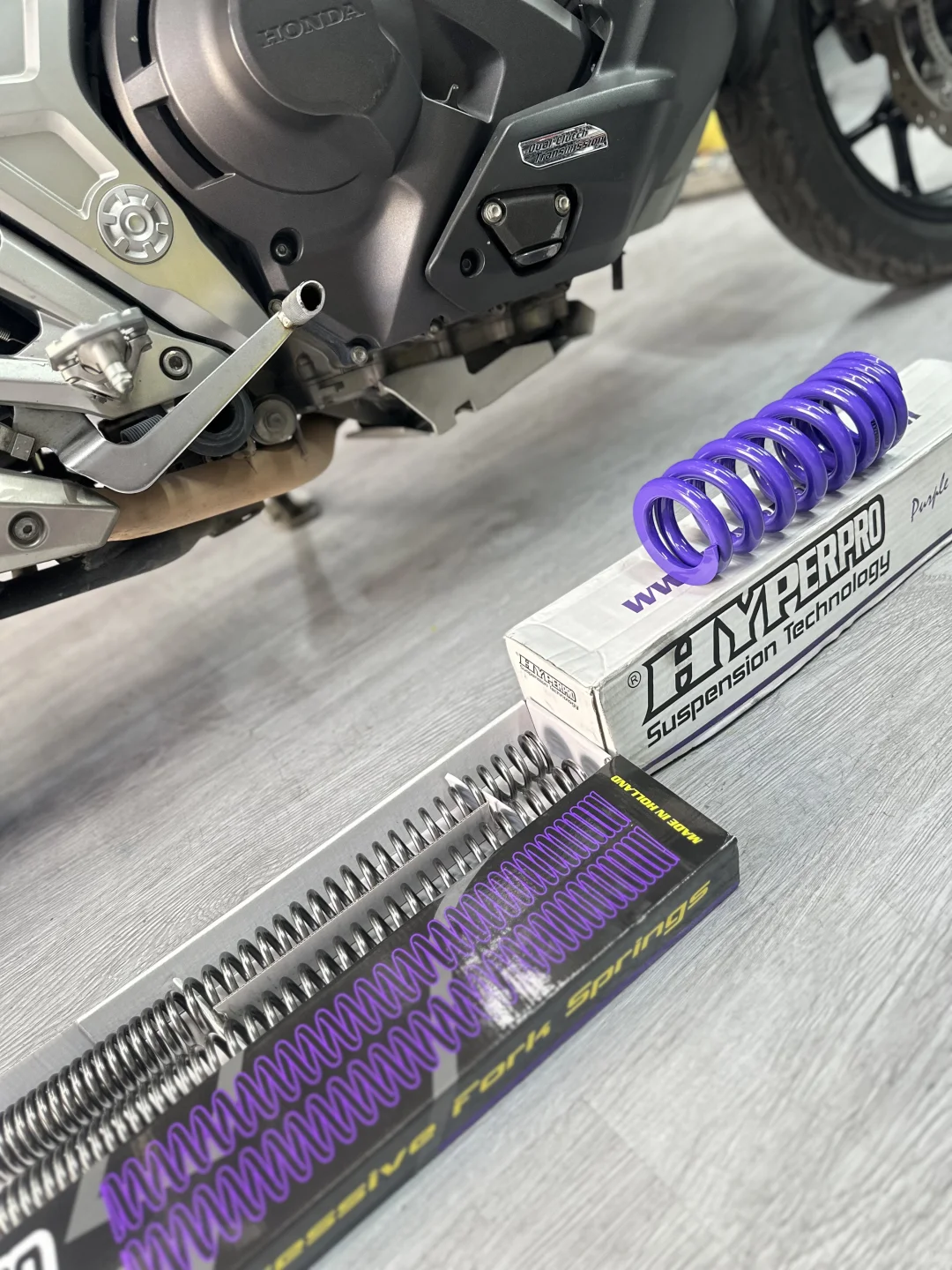 今天给NC750X 升级海魄避震弹簧