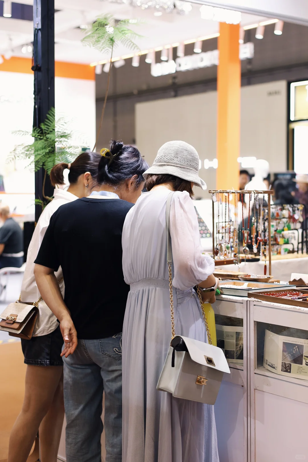 上海展会现场，大家真的太热情了~