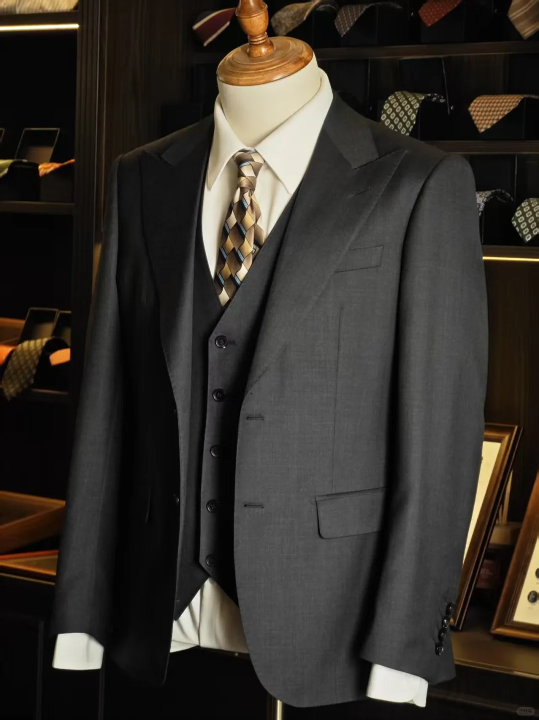 给备婚需要定西装的男士们一下小总结