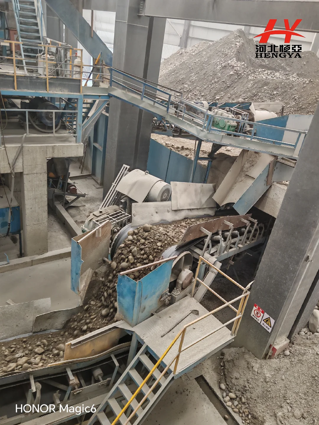 Conveyor Belt输送带运输石头和沙子