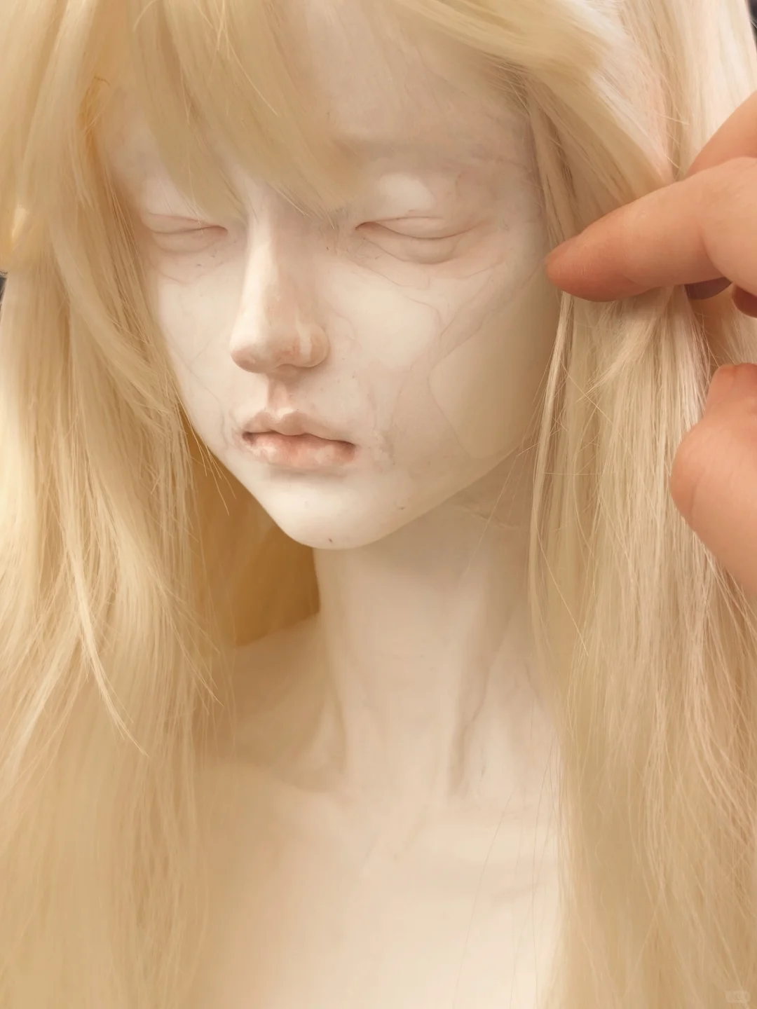 看这个斑驳的脸