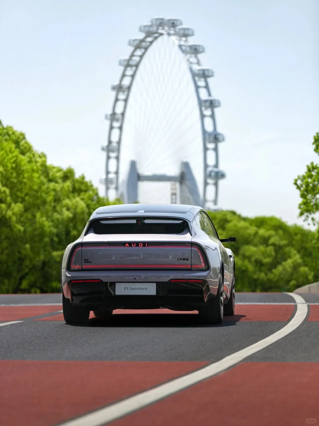 上汽奥迪E5 Sport back的可调光天幕