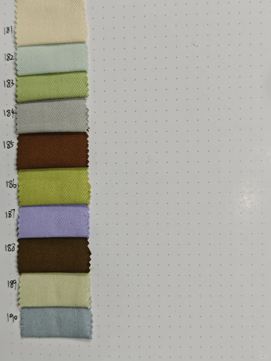 好看的亮色系面料～