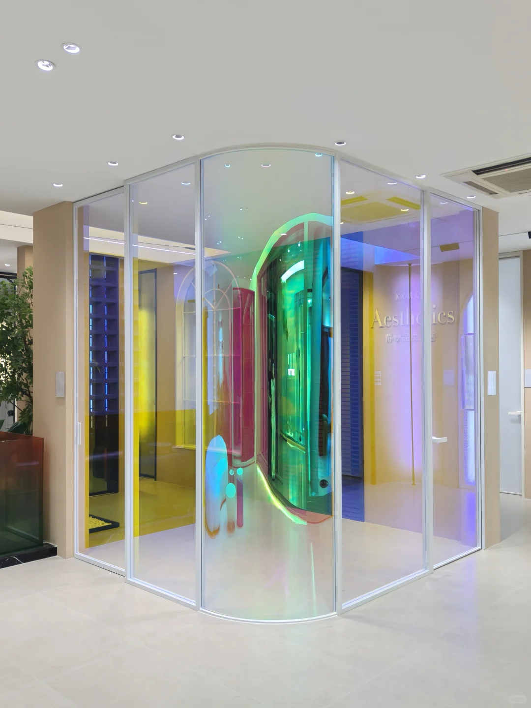 炫彩镭射玻璃门真的很难评?