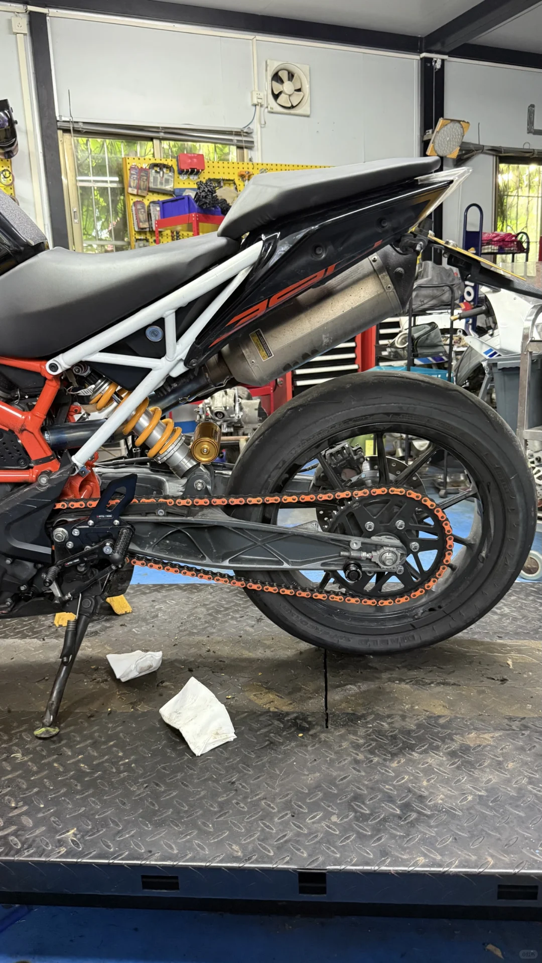 KTM390 Duke 更换OHLINS后避震