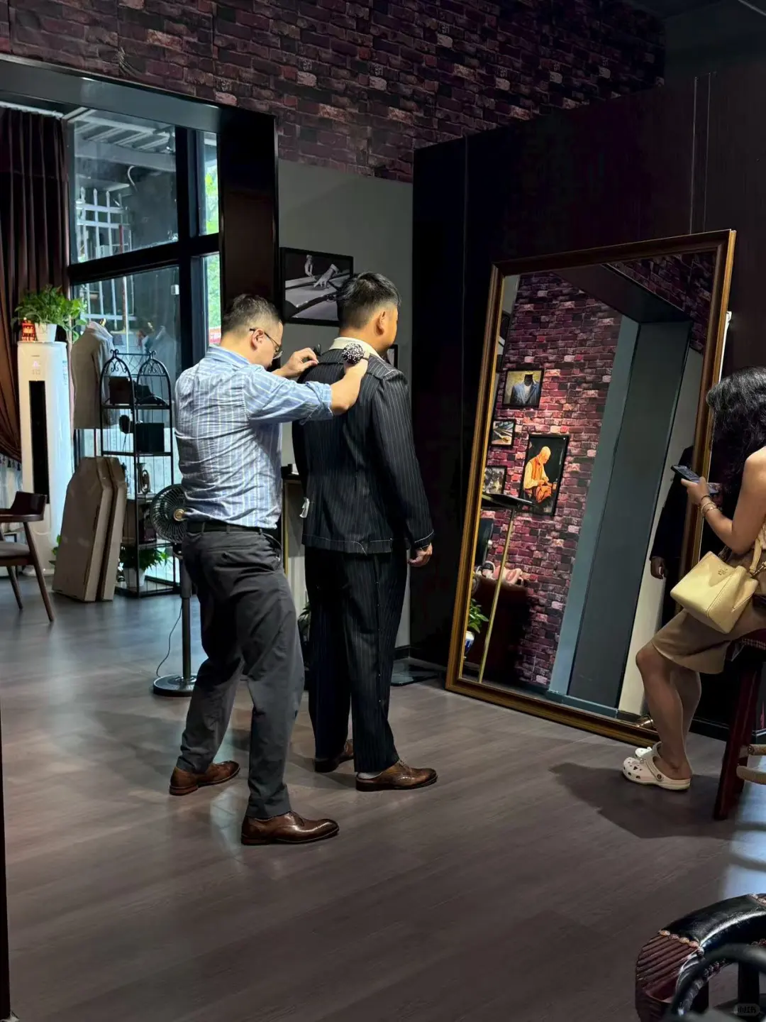 一套合体的西服就是您制胜战袍!RUIFAN专属