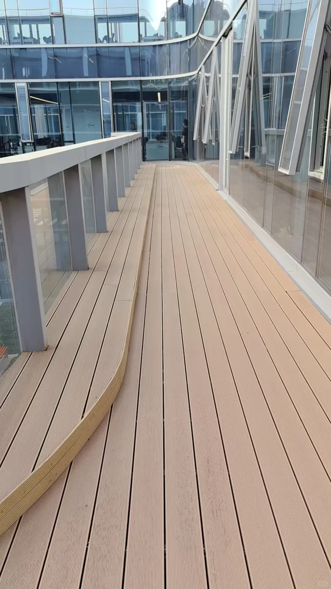 户外塑木：自然与科技的完美融合