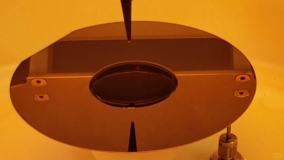 匀胶时光刻胶的溶剂是如何变化的？